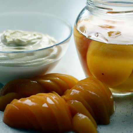 Krok 1 - Ciastka francuskie z serem i brzoskwiniami foto