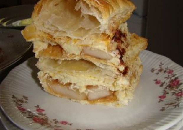 Fotografia przedstawiająca ciastka francuskie z serkiem mascarpone