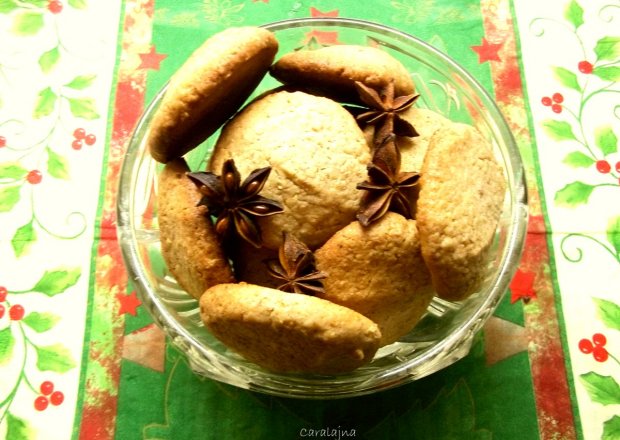 Fotografia przedstawiająca ciastka kruche anyżowe