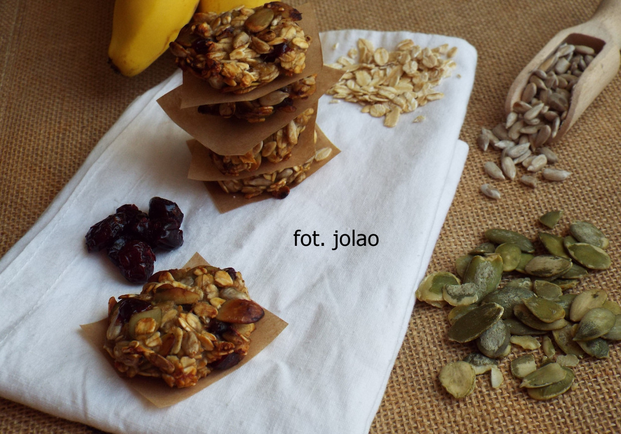 Ciastka owsiane z pestkami dyni i słonecznikiem foto