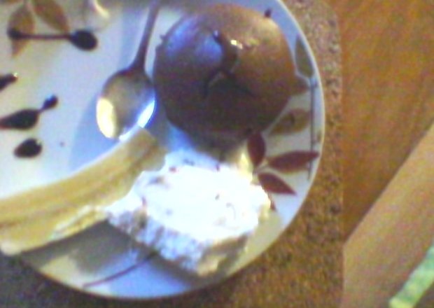 Fotografia przedstawiająca ciastko z płynną czekoladą