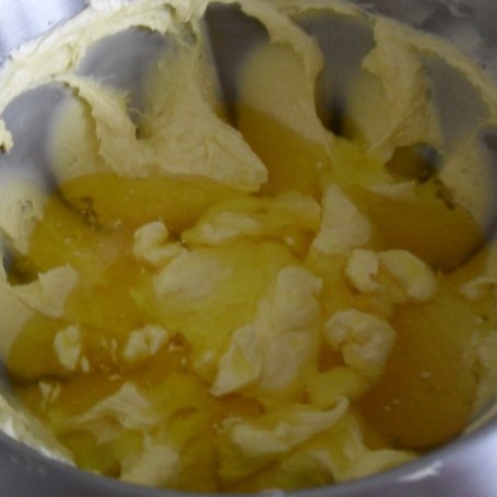 Krok 4 - Ciasto ananasowo-cytrynowe foto