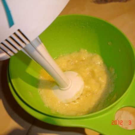 Krok 1 - Ciasto ananasowo - kokosowe foto