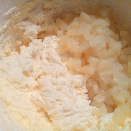 Krok 4 - Ciasto ananasowo- kokosowe foto