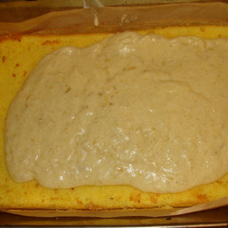 Krok 6 - Ciasto bananowe z galaretką foto