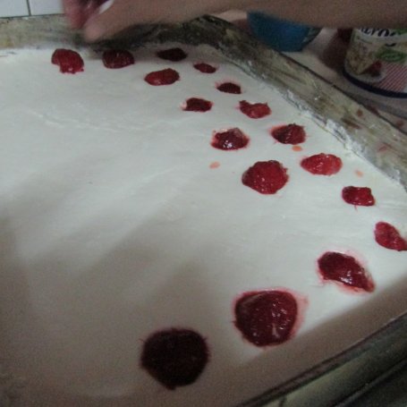 Krok 8 - Ciasto bez pieczenia z kremem migdałowym  foto