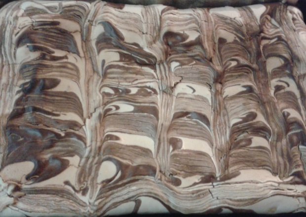 Fotografia przedstawiająca Ciasto biało-brązowe