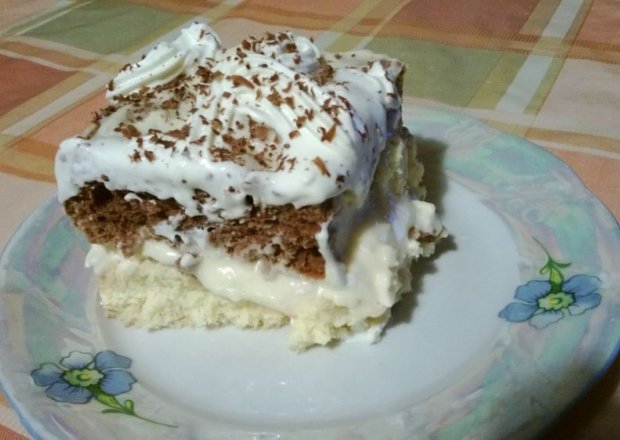 Fotografia przedstawiająca Ciasto  biszkoptowe AMARETTO