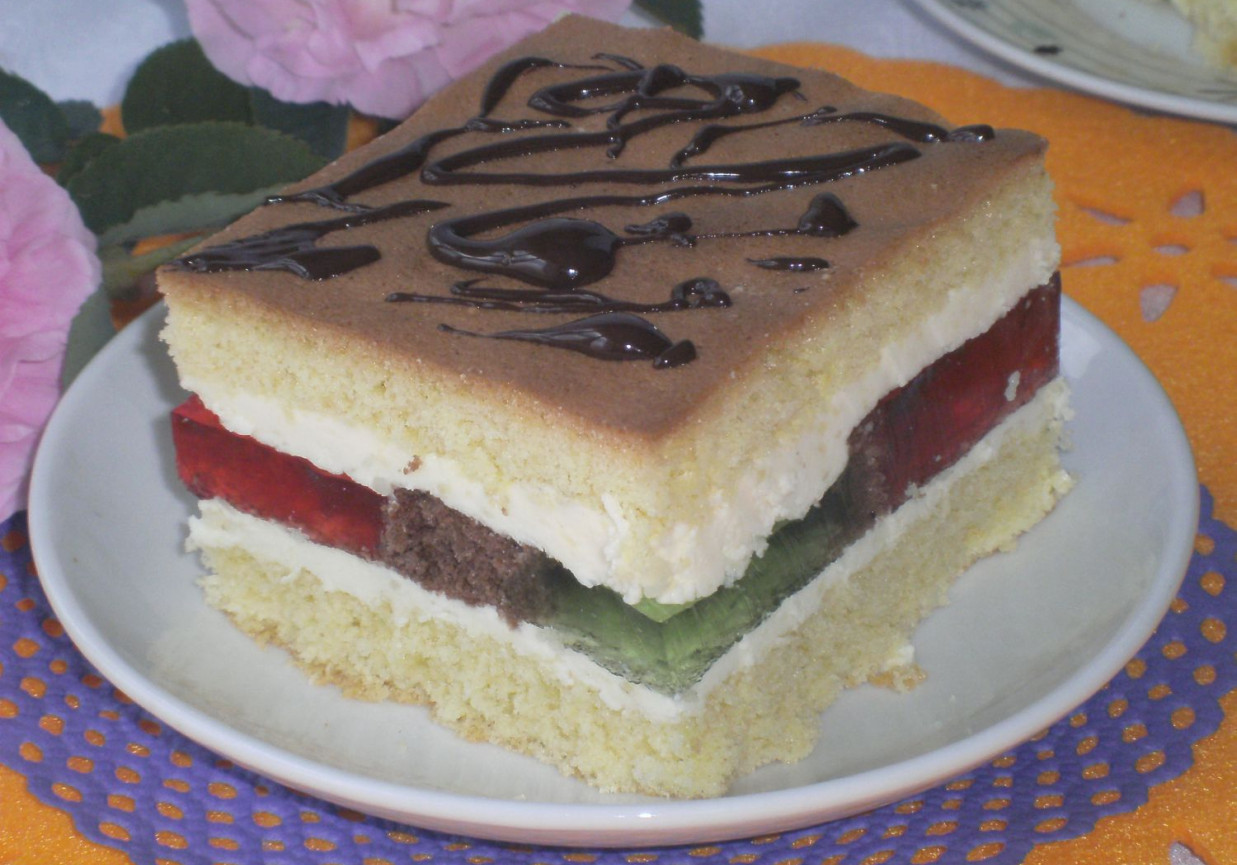 Ciasto biszkoptowe z galaretką foto