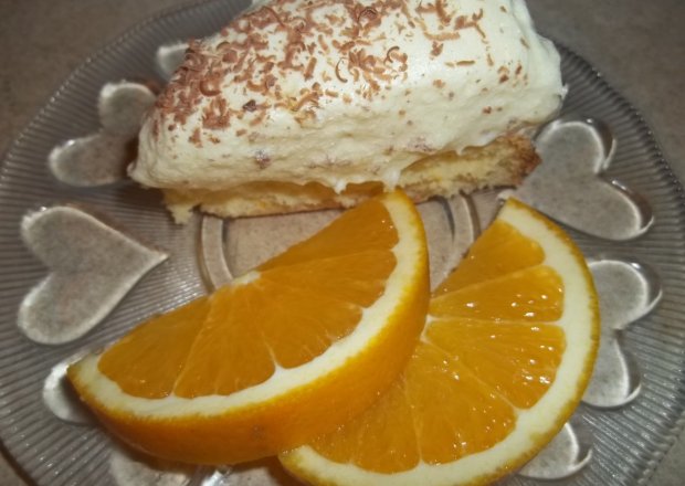 Fotografia przedstawiająca Ciasto budyniowe z pomarańczą