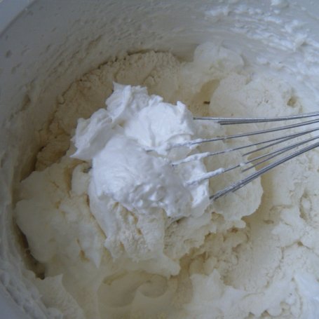 Krok 2 - Ciasto cytrynowe z białek foto