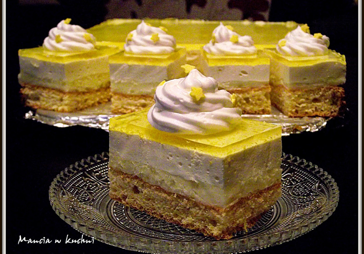 Ciasto cytrynowe z kremem i galaretką foto