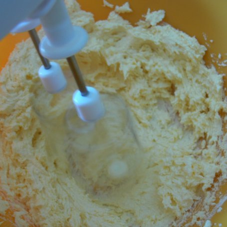 Krok 2 - Ciasto cytrynowe foto
