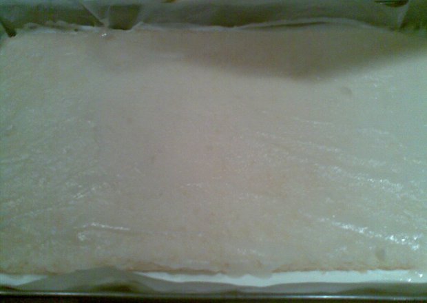 Fotografia przedstawiająca ciasto cytrynowe