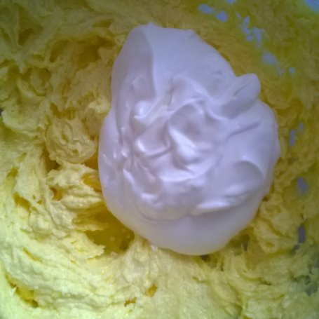 Krok 2 - Ciasto cytrynowe foto