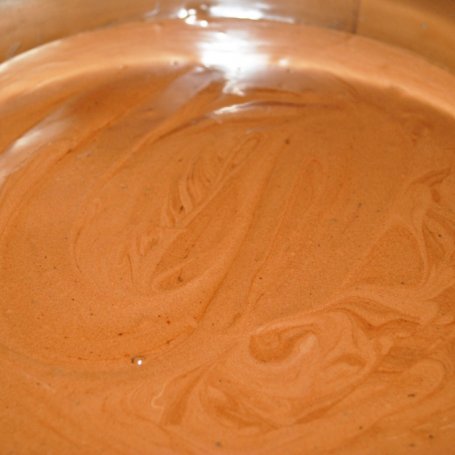 Krok 8 - Ciasto czekoladowa pianka na spodzie z płatków foto