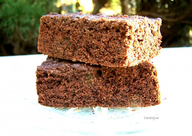 Fotografia przedstawiająca ciasto czekoladowe gryczane
