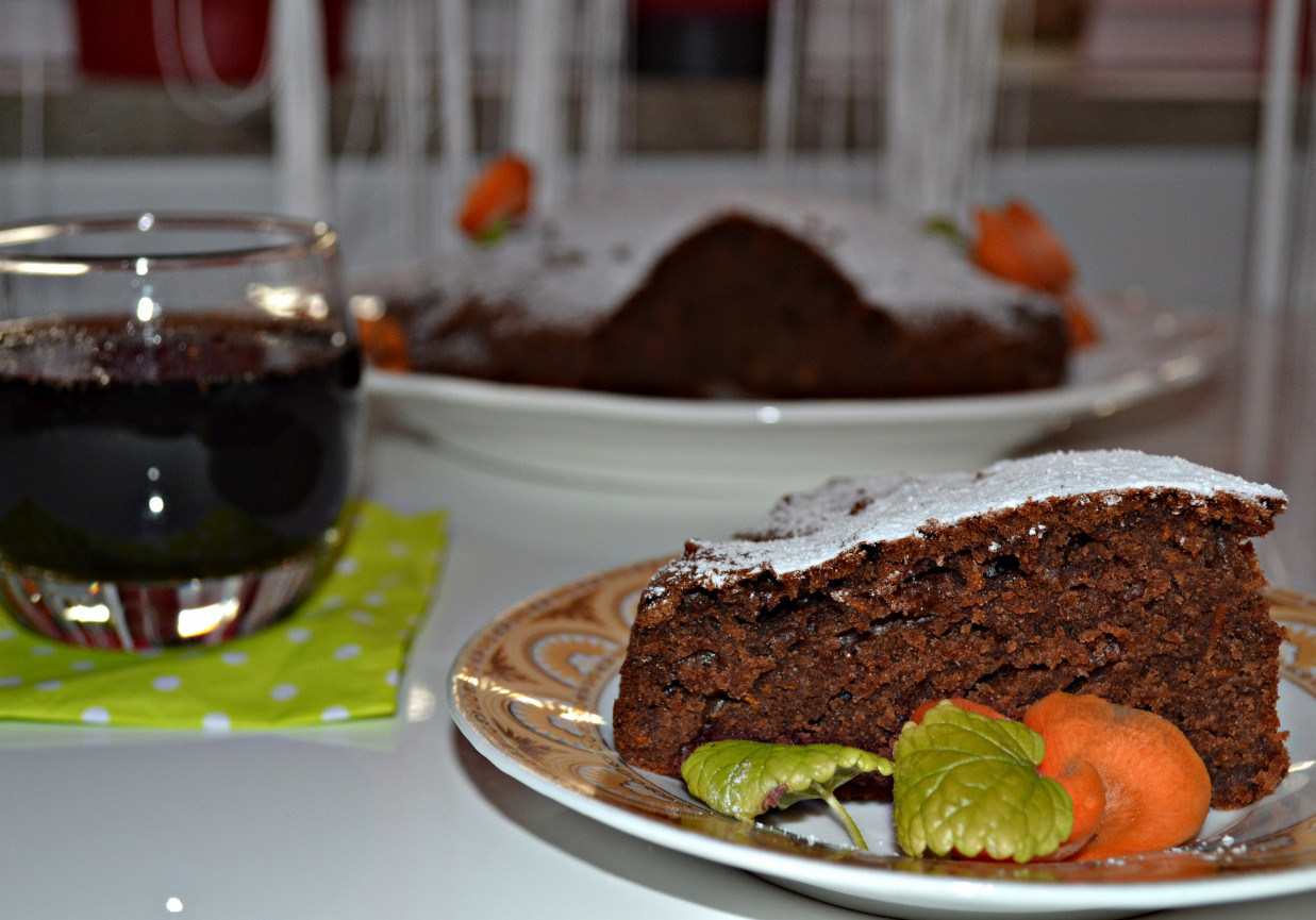 Ciasto czekoladowe z colą i marchewką foto
