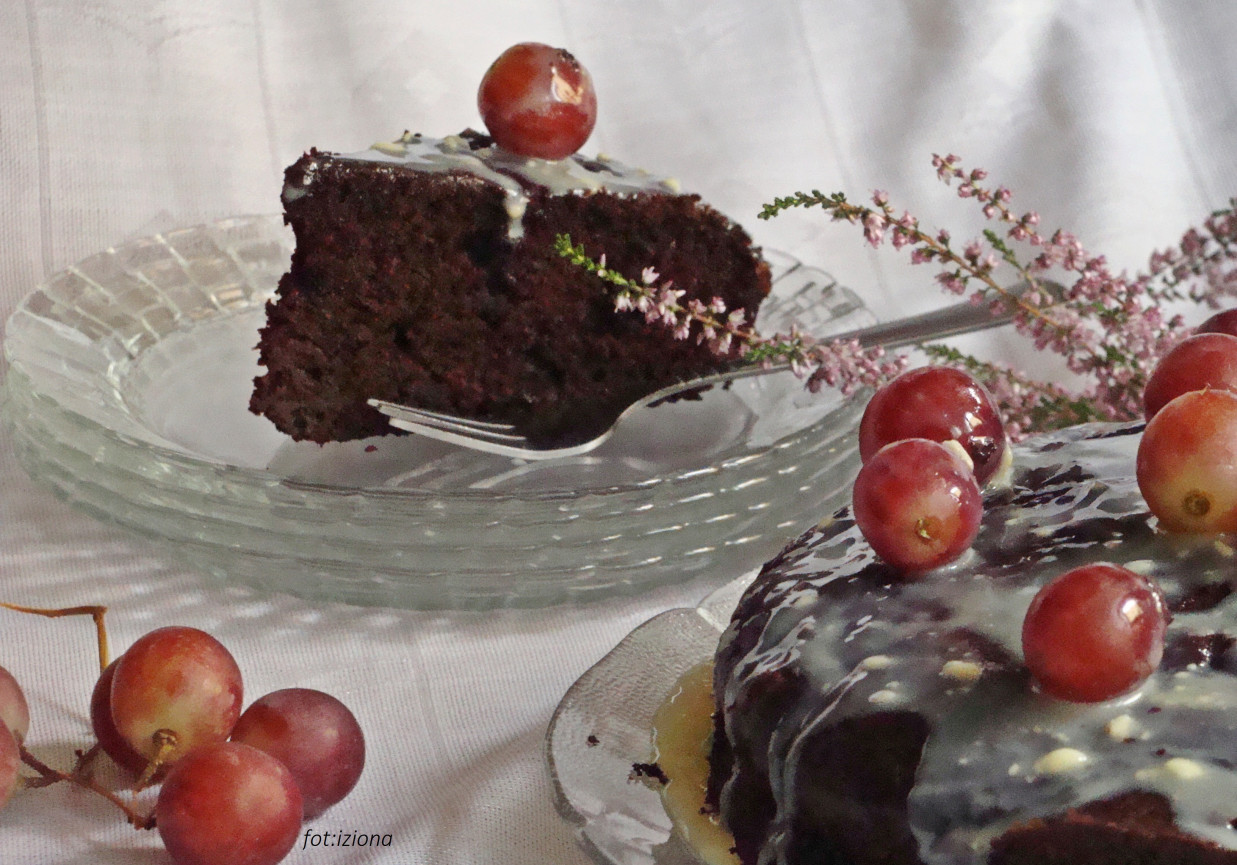 Ciasto czekoladowe z cukinią foto