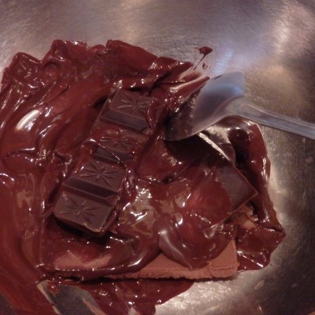 Krok 1 - Ciasto czekoladowe z czereśniami foto