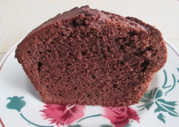 Fotografia przedstawiająca Ciasto czekoladowe  z czerwonym winem