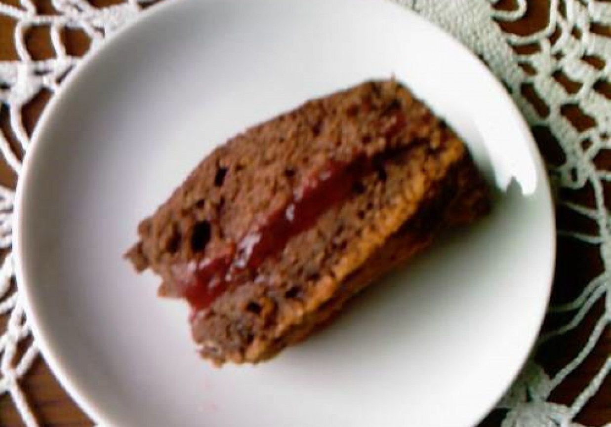 Ciasto czekoladowe z dżemem foto