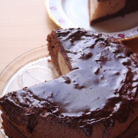 Krok 3 - Ciasto czekoladowe z galaretką z bananów foto