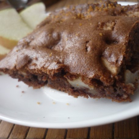 Krok 5 - Ciasto czekoladowe z jabłkami foto
