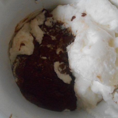 Krok 5 - Ciasto czekoladowe z kokosem foto