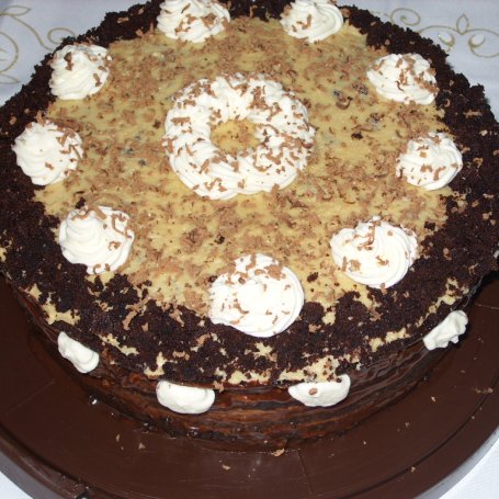 Krok 7 - Ciasto czekoladowe z kremem chałwowym foto
