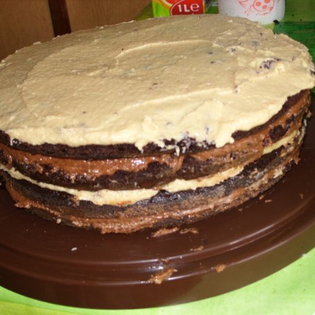 Krok 6 - Ciasto czekoladowe z kremem chałwowym foto
