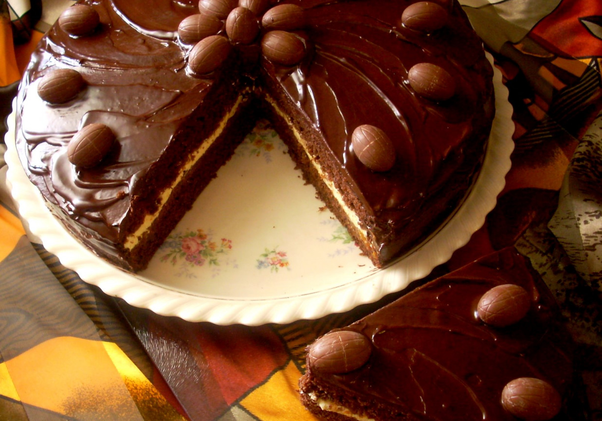 Ciasto czekoladowe z kremem kefirowym foto