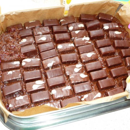 Krok 7 - Ciasto czekoladowe  z ptasim mleczkiem foto
