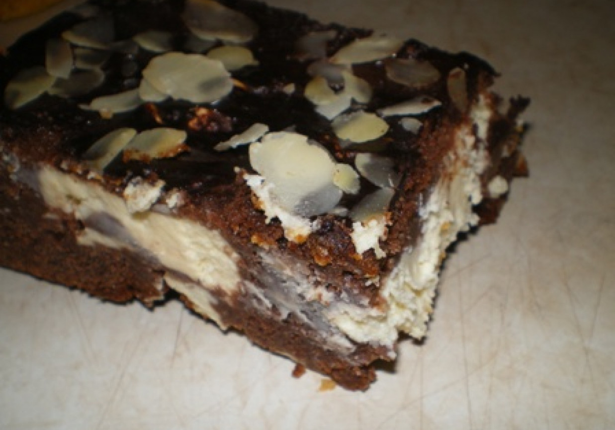 Ciasto czekoladowe z serem foto