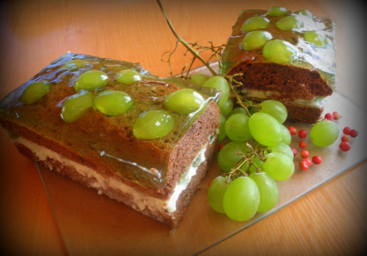Ciasto czekoladowe z winogrona foto
