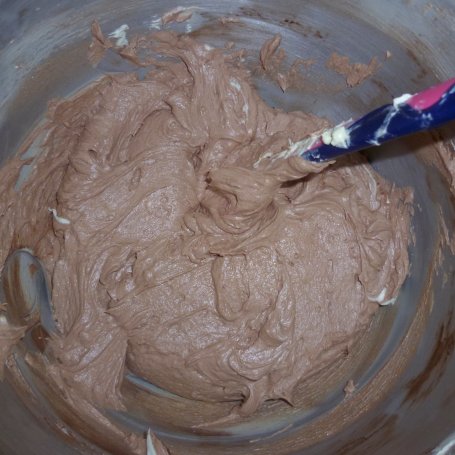 Krok 2 - Ciasto czekoladowe z wiśniami foto