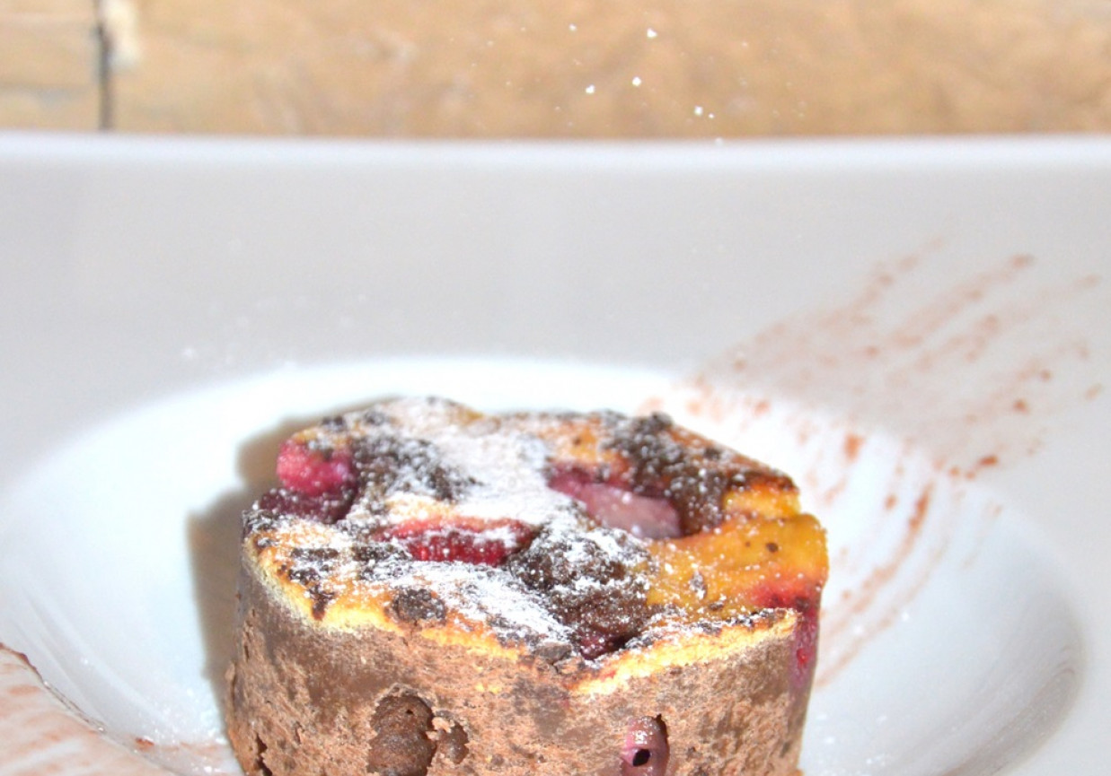 Ciasto czekoladowo- budyniowe z malinami foto