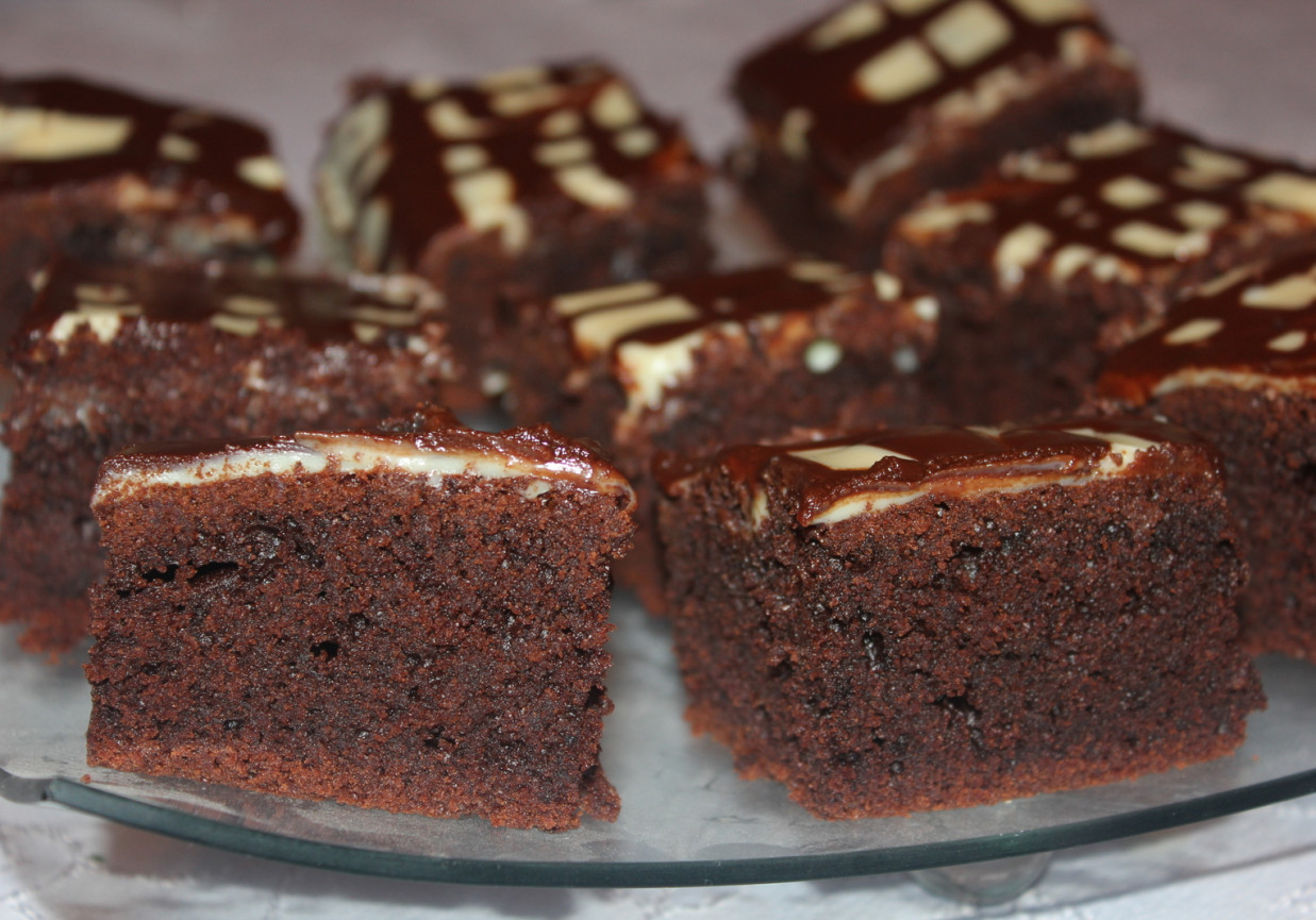 Ciasto czekoladowo-cytrusowe  foto