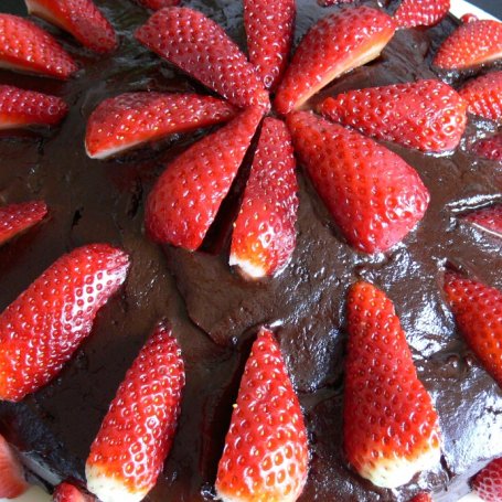 Krok 4 - Ciasto czekoladowo- owocowe foto