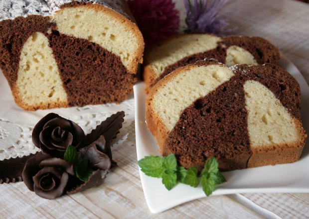 Fotografia przedstawiająca Ciasto czekoladowo - pistacjowe