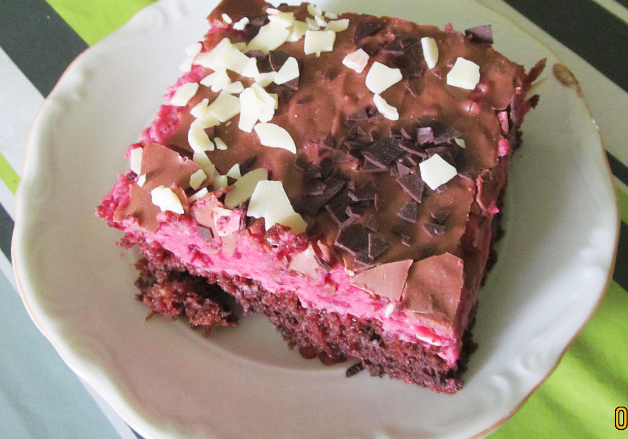 Ciasto czekoladowo-porzeczkowe foto