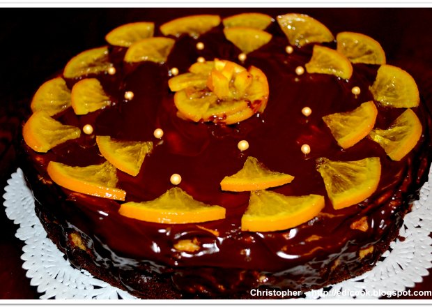 Fotografia przedstawiająca Ciasto czekoladowo-serowe z kandyzowaną pomarańczą