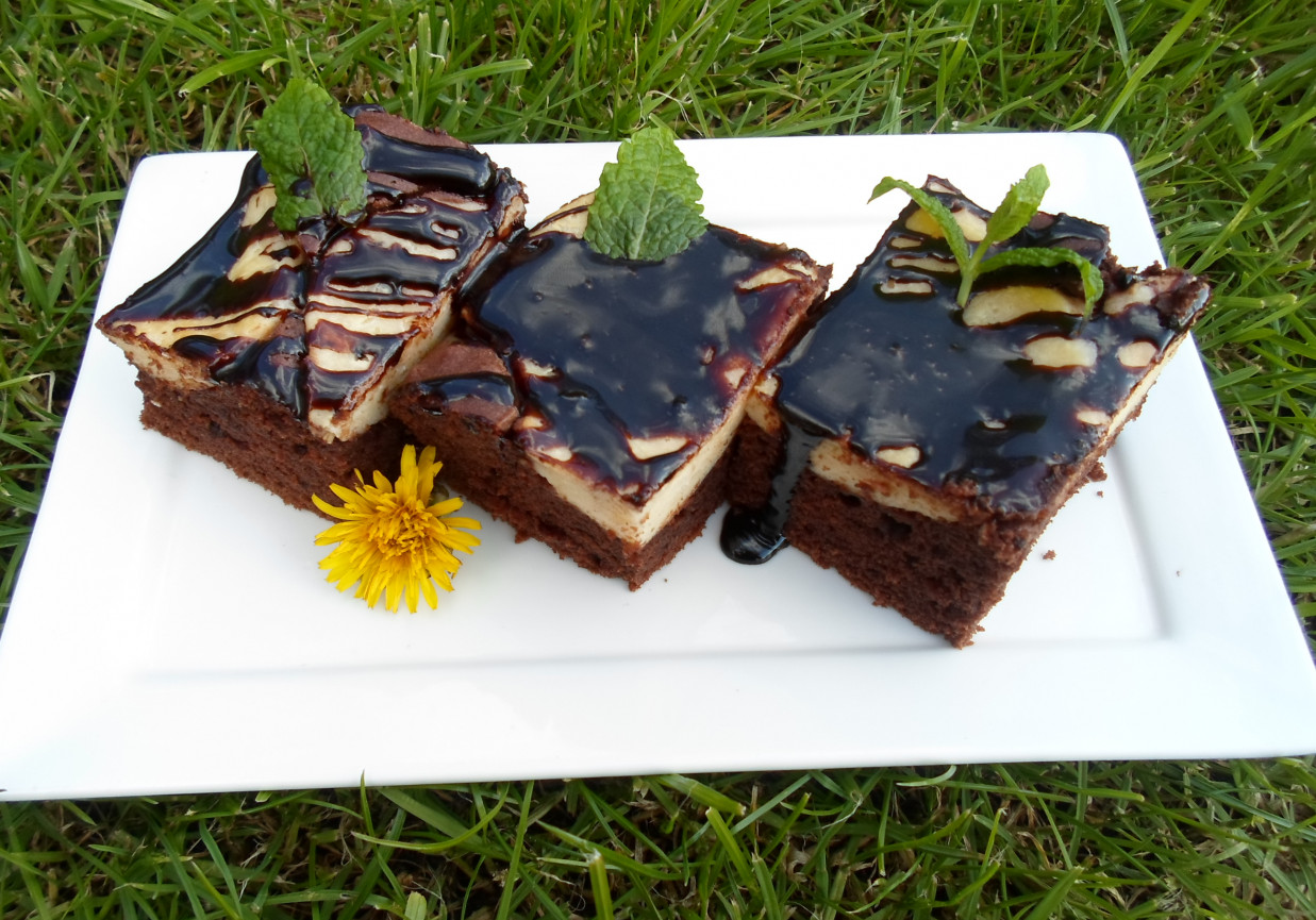 Ciasto czekoladowo-serowe z polewa foto