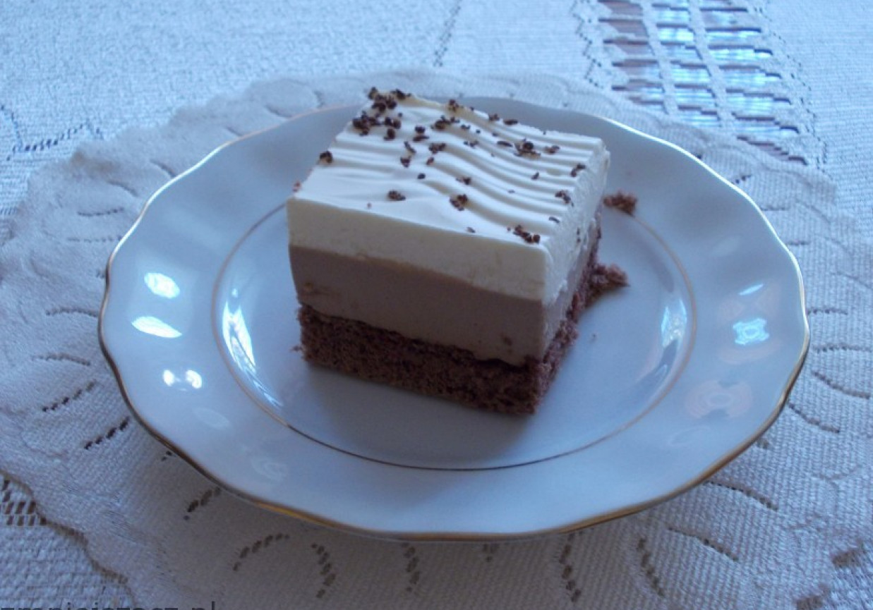 Ciasto czekoladowo - śmietankowe. foto