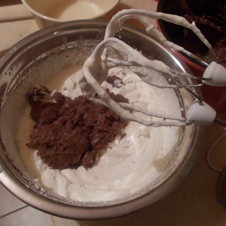Krok 4 - Ciasto czekoladowo-bananowe foto