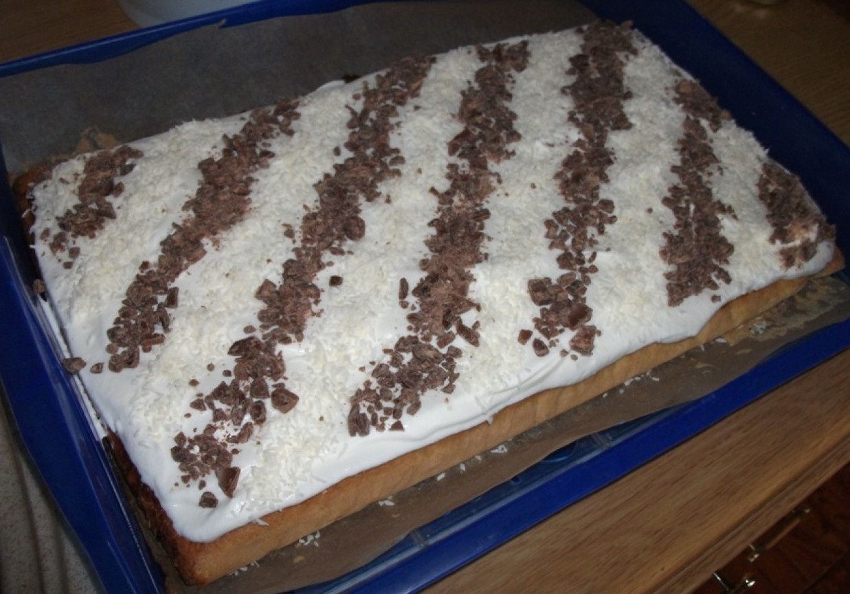 Ciasto czekoladowo-kokosowe z powidłami foto
