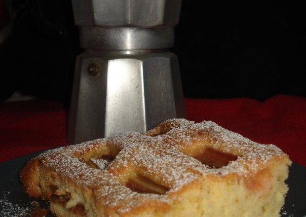 Fotografia przedstawiająca Ciasto do kawy z rabarbarem