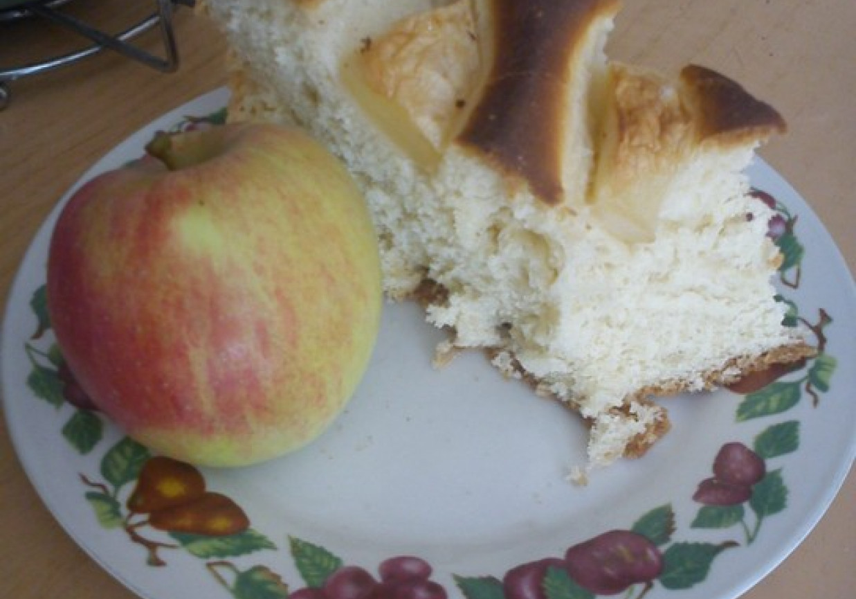 Ciasto drożdżowe z jabłkami foto