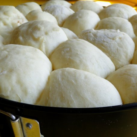Krok 9 - Ciasto drożdżowe z kleksami czekoladowo - orzechowymi foto
