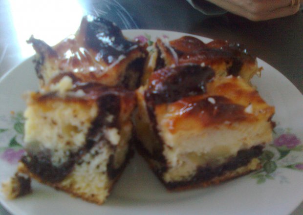 Fotografia przedstawiająca Ciasto drożdżowe z makiem i serem